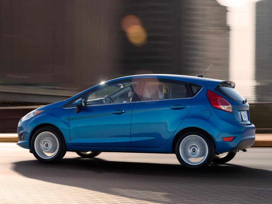  Ford Fiesta Titanium Hatchback 2013 года  (NA) (фото 21 из 28)